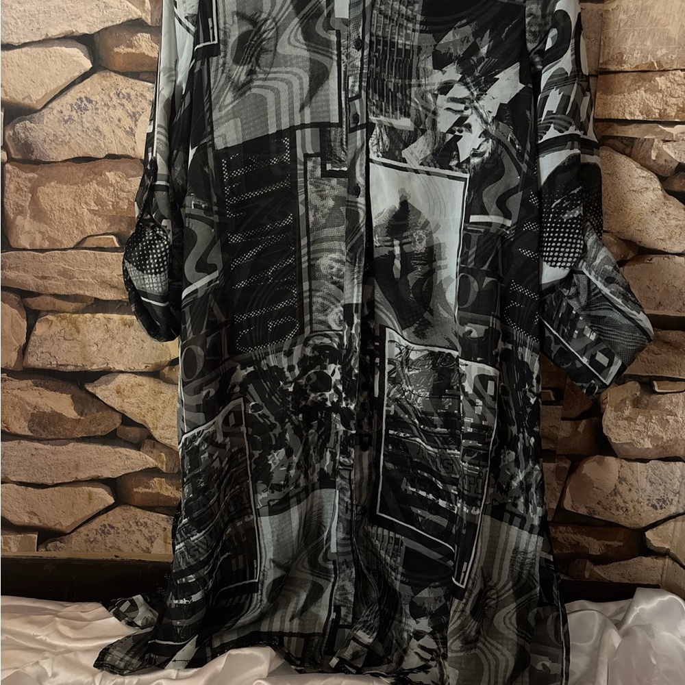 Chico's Abstract Black and Gray Blouse